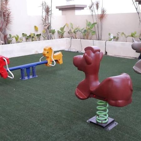 קוטה בארו Risqi Apartment 2 Bedroom Wakaf Che Yeh מראה חיצוני תמונה