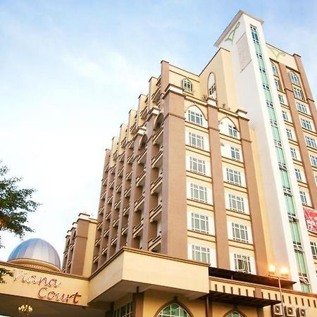 קוטה בארו Risqi Apartment 2 Bedroom Wakaf Che Yeh מראה חיצוני תמונה
